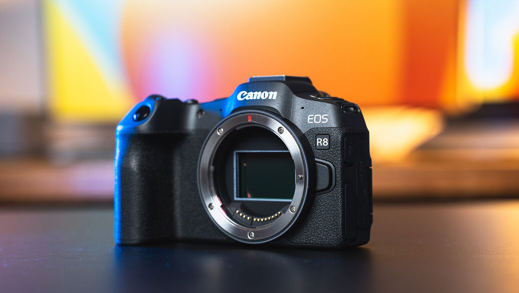 Videorecenze: Canon R8
