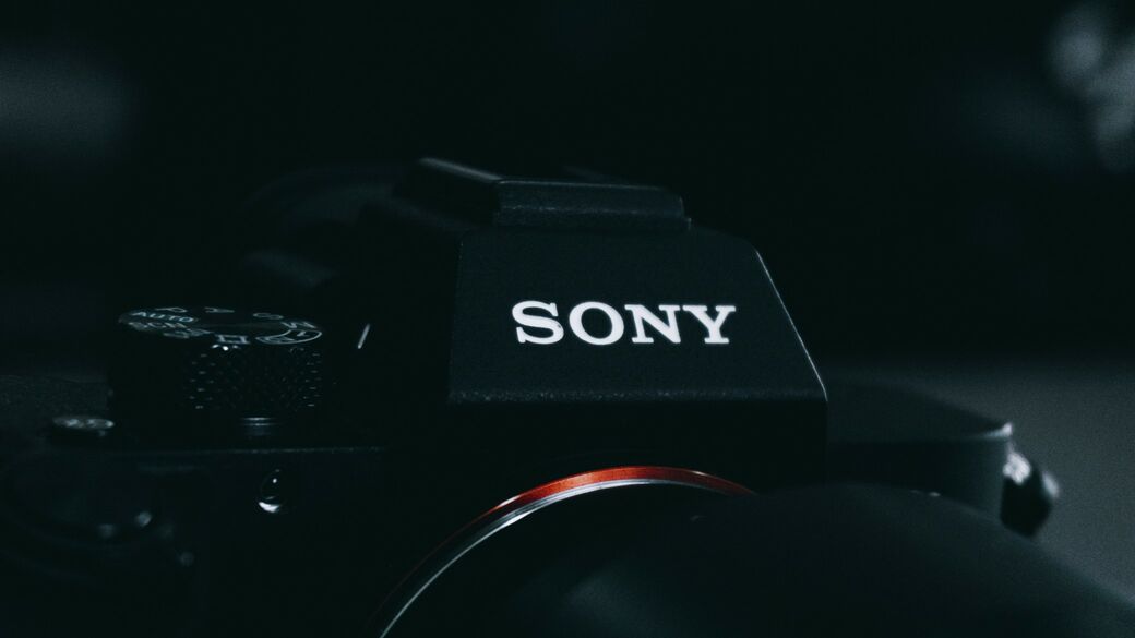 Sony představilo nové paměťové karty a ohlásilo vývoj GM objektivu 300 mm f/2,8