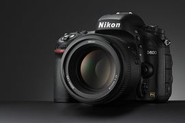 Nikon se vyjádřil k problému prachu na snímači u D600