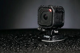GoPro představuje novou outdoorovou kameru HERO4 Session ve tvaru krychle
