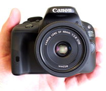 Canon EOS 100D bude na skladě už zítra