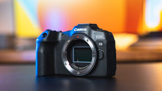 Videorecenze: Canon R8