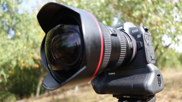 Megaléto tip č.1: Canon EOS R | Megapixel