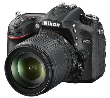 Nikon D7200 + 18-105 mm VR + 16GB Ultra + originální brašna + B+W UV filtr + poutko na ruku! | Megapixel