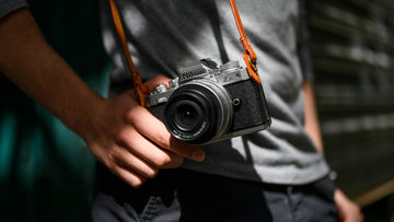 nový retro foťák Nikon Z fc společně s objektivem 28 mm f/2,8 SE | Megapixel