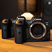 K bezzrcadlovkám Canon R5 adaptér DSLR objektivů zdarma