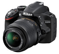 Nikon D3200 + 18-55 mm II + 8GB karta + brašna Nikon + poutko na ruku!