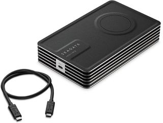 Seagate Innov8 8TB HDD, 3.5" USB-C (USB 3.1), hliníkový, černý