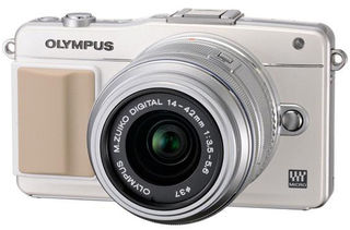 Olympus E-PM2 + 14-42 mm II R + 40-150 mm R + 15 mm