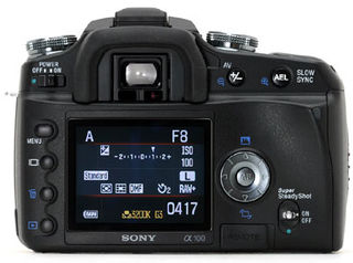 Sony Alpha A100 černý +  DT 18-200 mm