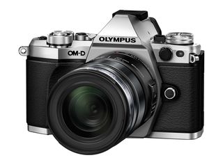 Olympus OM-D E-M5 Mark II + 12-50 mm