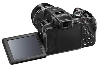 Nikon Coolpix P610 + originální pouzdro CS-P08 zdarma!