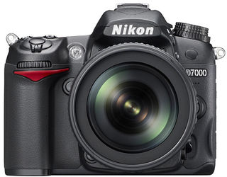 Nikon D7000 + 16-85 mm VR