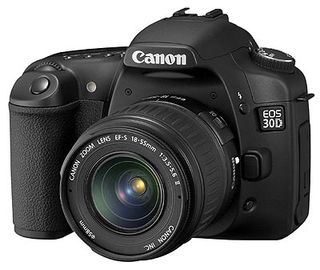 Canon EOS 30D + EFs 18-55 mm