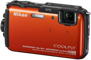 Nikon Coolpix AW110 oranžový + držák na kolo + úchyt na hrud + odolné pouzdro! 