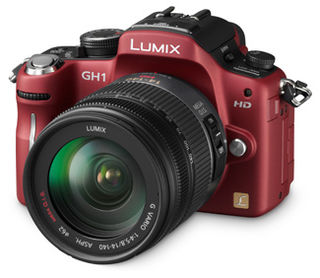 Panasonic Lumix DMC-GH1 červený + G VARIO HD 14-140 mm