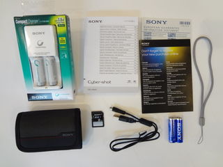 Sony CyberShot DSC-S5000 + nabíječka + baterie + 2GB karta + pouzdro zdarma!
