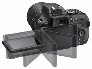 Nikon D5200 + 18-105 mm VR