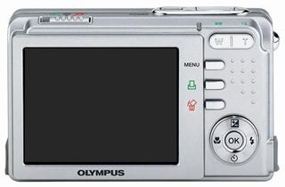 Olympus FE-150 +xD 256 MB + extra akumulátor + kožené pouzdro