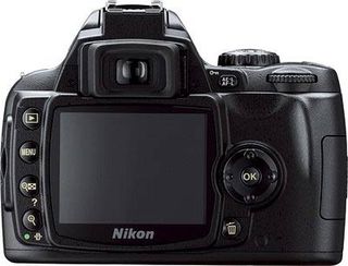 Nikon D40X + 18-135 mm AS-F DX + dalekohled Nikon Sportstar EX 8x25 DCF zdarma!