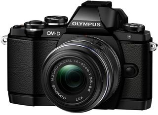 Olympus OM-D E-M10 + 14-42 mm II R + 40-150 mm R