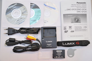 Panasonic Lumix DMC-GF2 červený + 14 mm