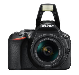 Nikon D5600 + 18-105 mm VR černý - Zánovní!