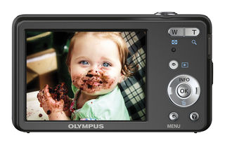Olympus VG-150 černý + 4GB karta + pouzdro + kovový řetízek!