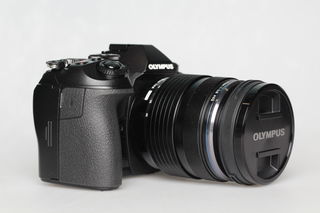 Olympus OM-D E-M1 II + 12-40 mm černý bazar