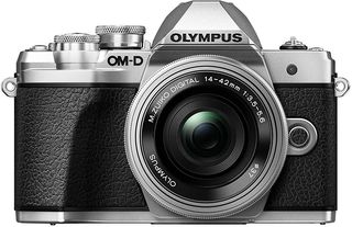 Olympus OM-D E-M10 Mark III + 14-42 mm EZ stříbrný - Foto kit