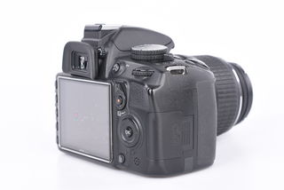 Nikon D3100 + 18-55 mm II bazar