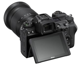 Nikon Z7 + Nikon SB-5000 + 8× AA akumulátor s nabíječkou
