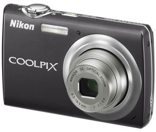 Nikon CoolPix S220 černý