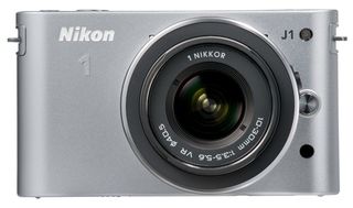 Nikon 1 J1 + 10-30 mm stříbrný