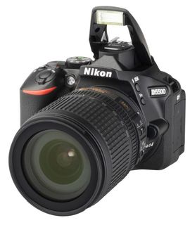 Nikon D5500 + 18-55 mm AF-P VR černý + 16GB Ultra + orig. brašna + filtr UV 55mm + poutko na ruku!