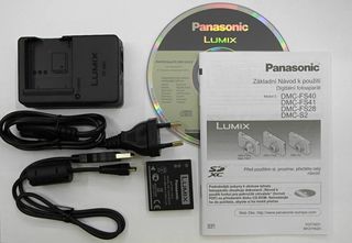Panasonic Lumix DMC-S2 bílý