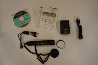 Panasonic Lumix DMC-FZ62 + 16GB karta + brašna Vista 40 + filtr UV 52mm!