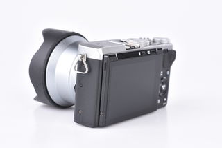 Fujifilm Finepix X70 stříbrný + širokoúhlá předsádka WCL bazar