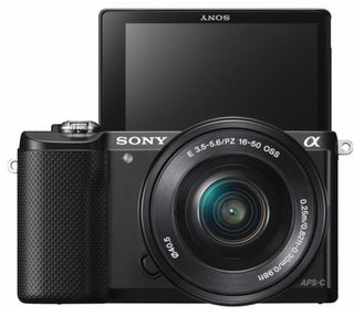 Sony Alpha A5000 + 16-50 mm + 55-210 mm černý