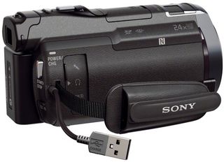 Sony HDR-PJ810E+ 32GB karta + akumulátor + originální brašna + stativ!