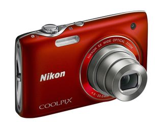 Nikon Coolpix S3100 červený + pouzdro 60G zdarma!