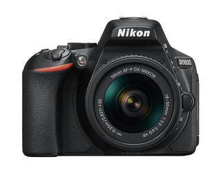 Nikon D5600 + 18-55 mm AF-P VR černý