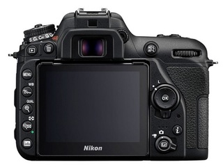 Nikon D7500 + 18-140 mm VR
