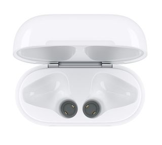Apple sluchátka AirPods 2019 s bezdrátovým nabíjecím pouzdrem