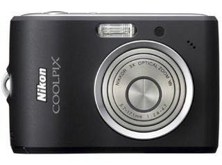 Nikon CoolPix L15 černý + SD 1GB karta!