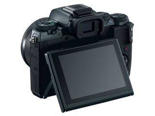 Canon EOS M5 + 15-45 mm STM + adaptér EF-EOS M černý