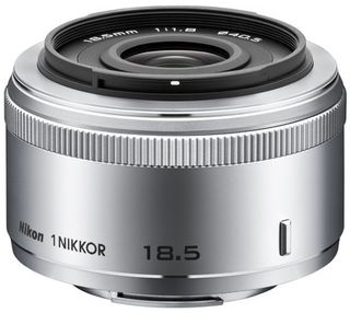 Nikon 1 18,5mm f/1,8 NIKKOR stříbrný
