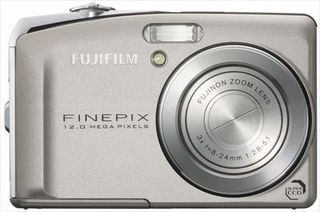 Fuji FinePix F50fd stříbrná