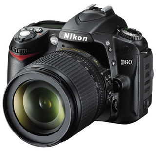 Nikon D90 + 18-105 VR