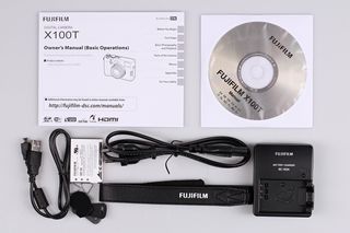Fujifilm Finepix X100T černý + 32GB karta + brašna + ochrana LCD + čisticí utěrka!